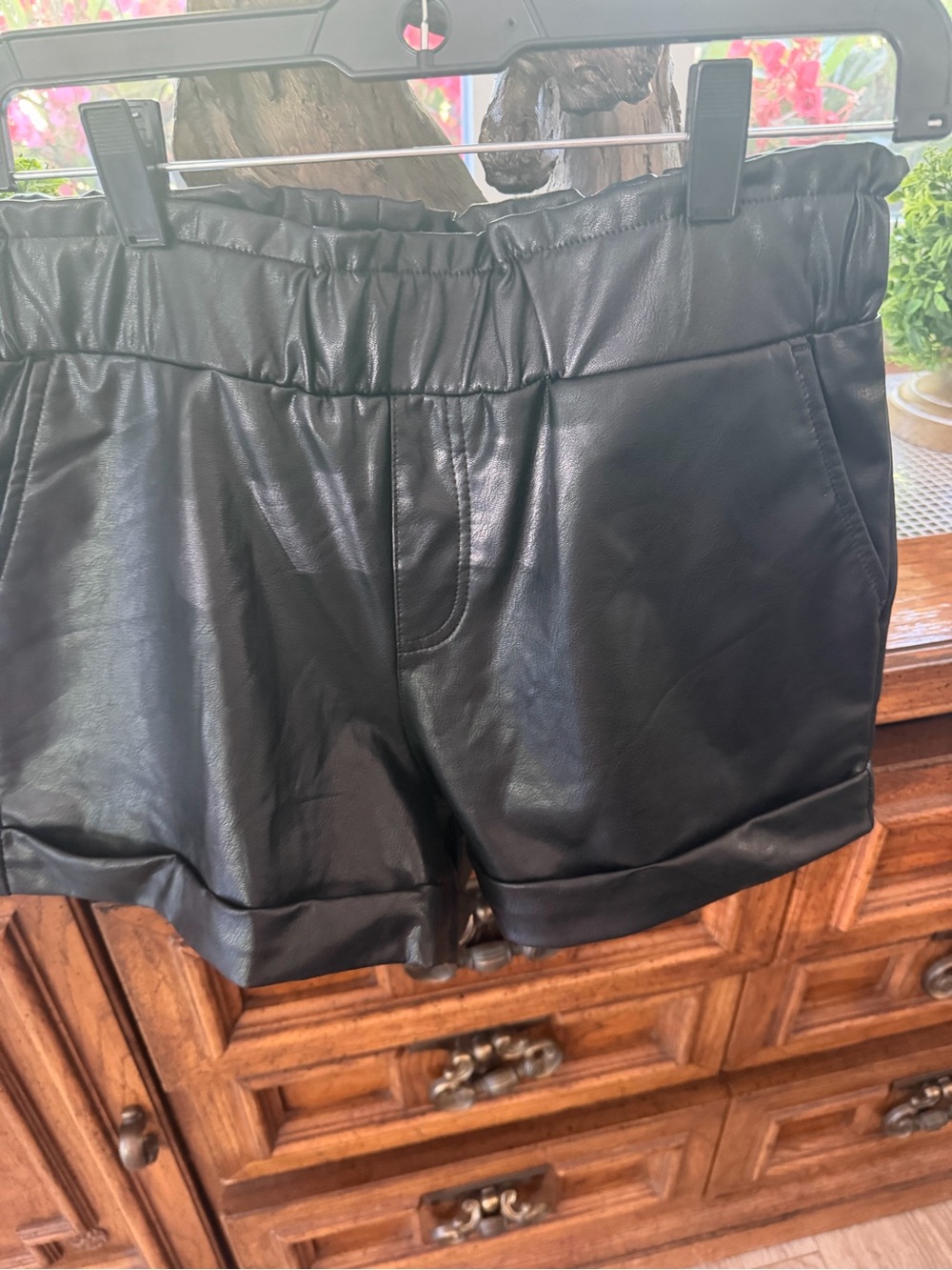 Sincerely Jules Black Faux Leather Elastic-Waist Shorts